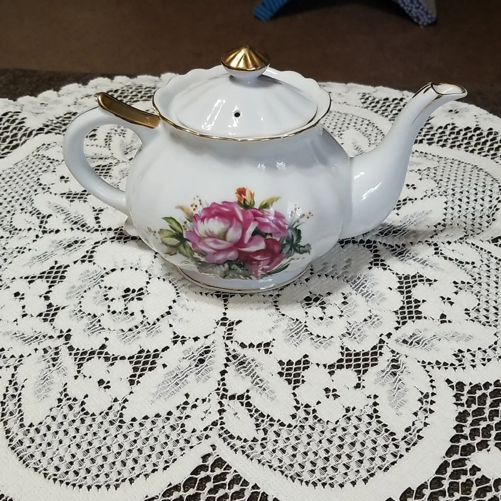 Vintage  Tea pot. - Picture 3 of 9